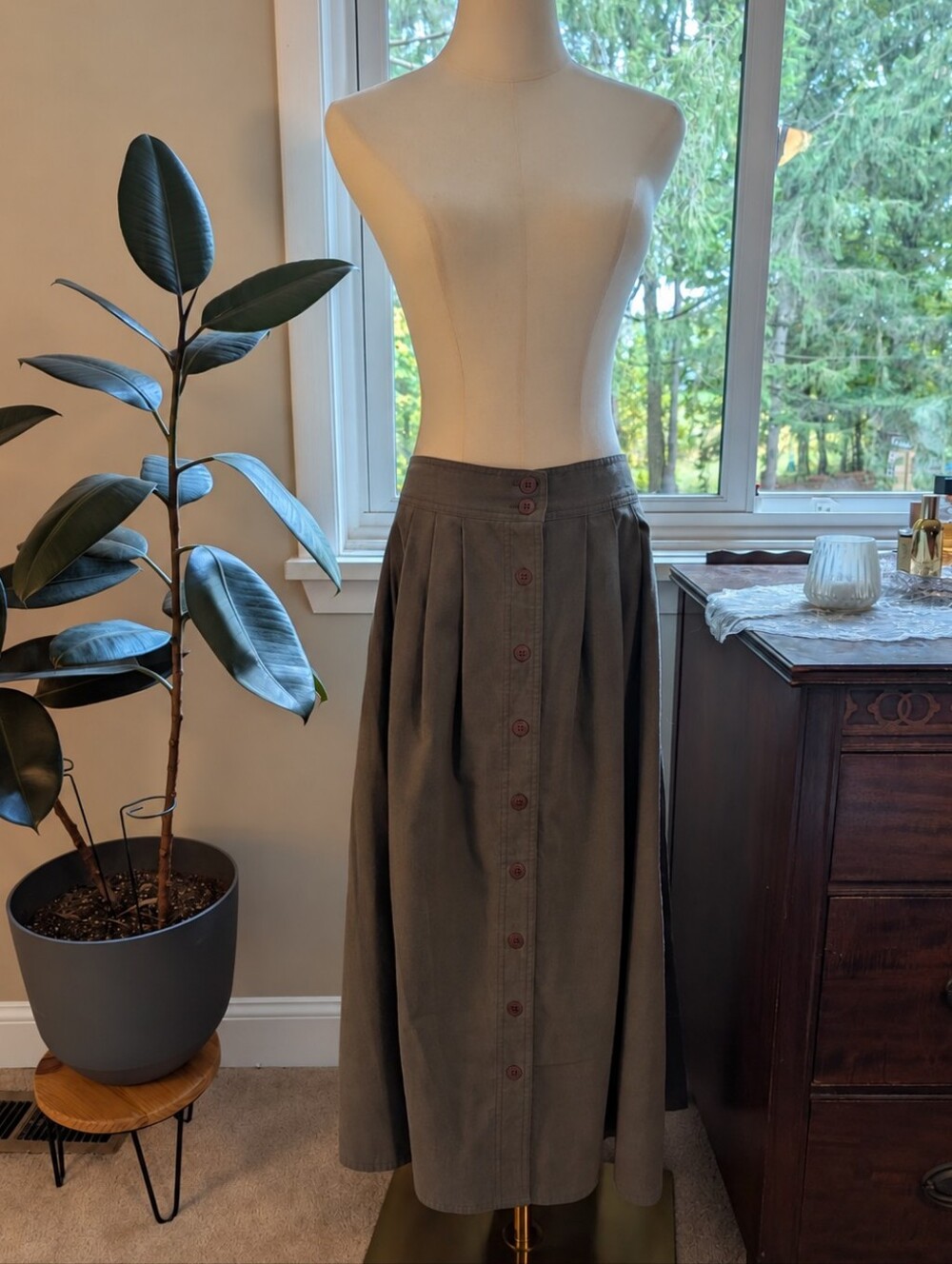 Vintage Olive Button Skirt Size L/XL